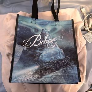 I’m selling this bag from the polar express ride.